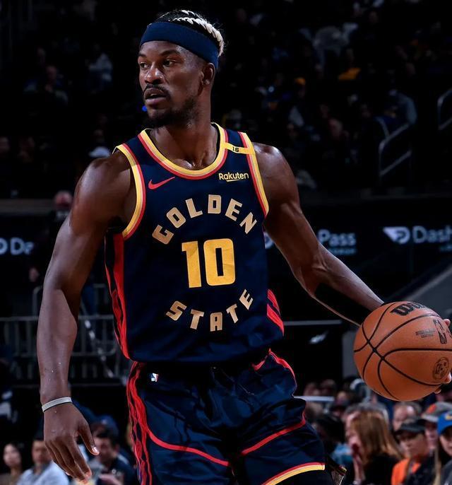 火箭主场大胜黄蜂，保持不败纪录