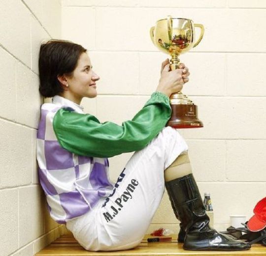 关于赔率变化选手赛后落泪，背后故事感人的信息