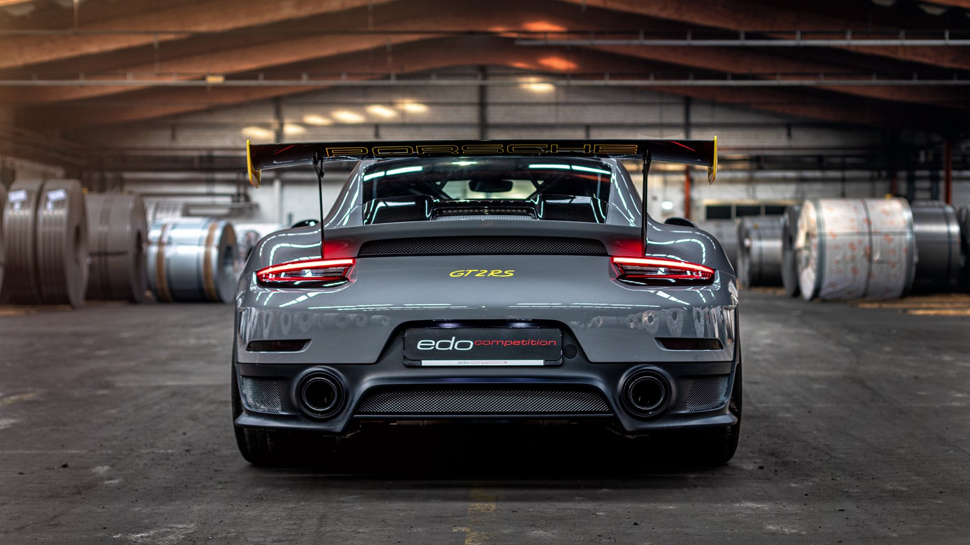 银色闪电撕裂滨海赛道,巨兽转身凿穿丹佛夜空