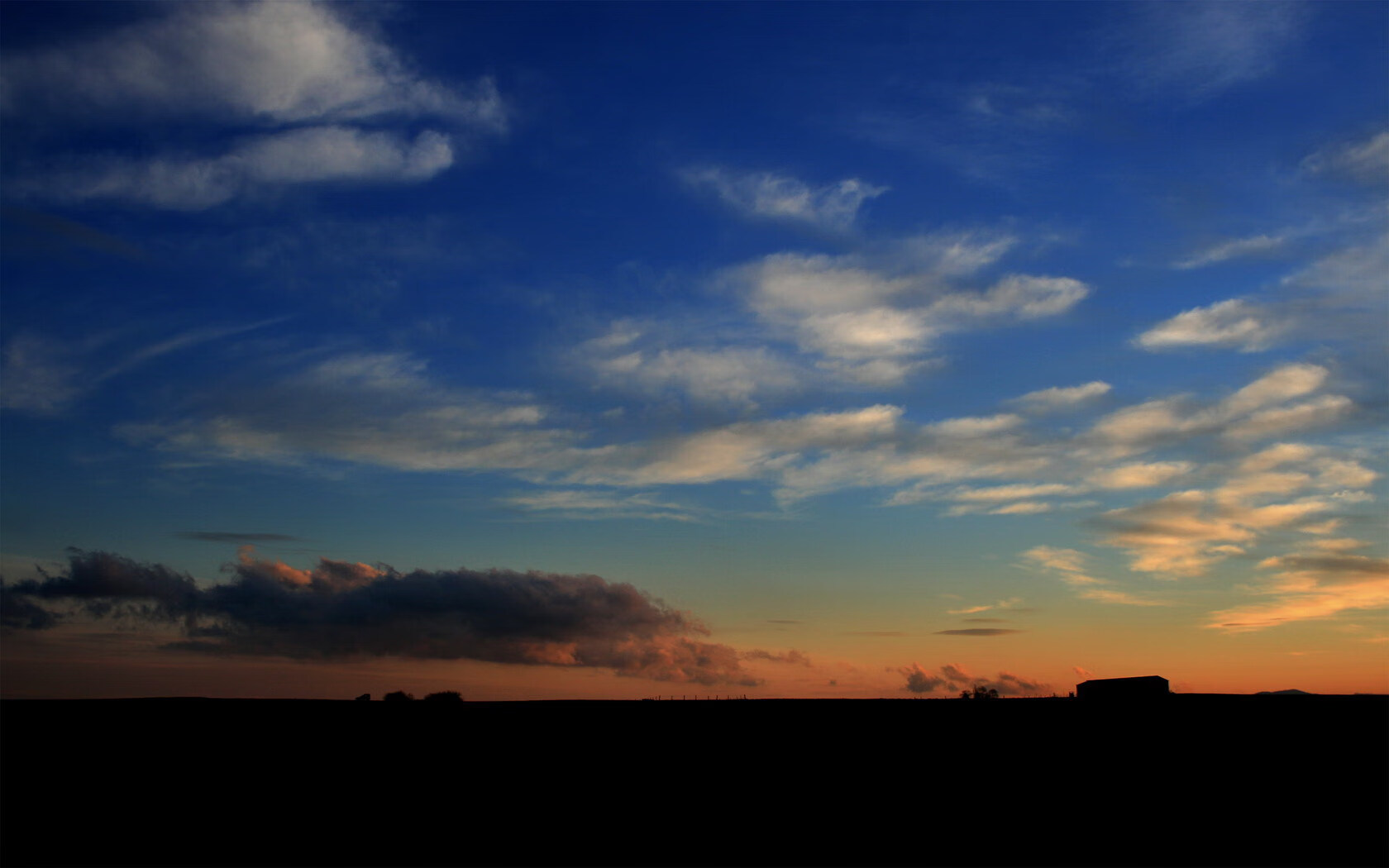 东亚足球里程碑！富安健洋创史级纪录，日本队首度攻陷比利亚雷亚尔主场