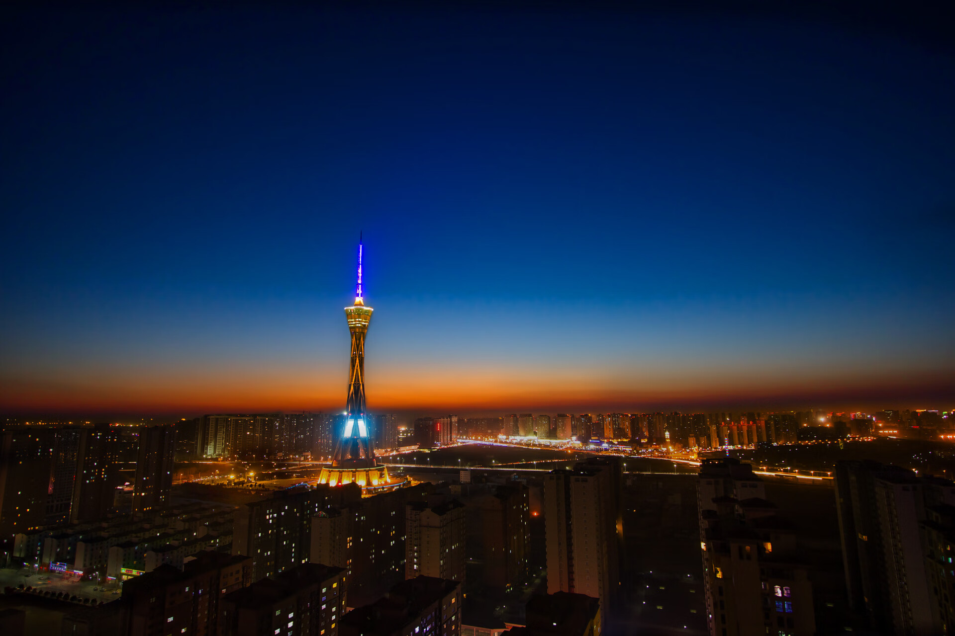魔幻四分之一夜，匈牙利闪电突袭西班牙，维尼修斯独舞难救主